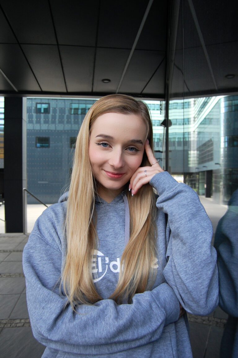 Aleksandra Żuk - instruktor zajęć szkolnych